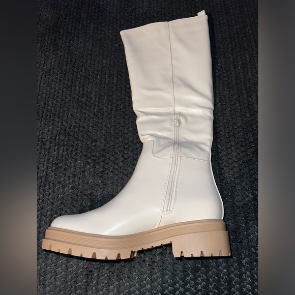 New Women's Knee High Platform Boots - Picture 2 of 5